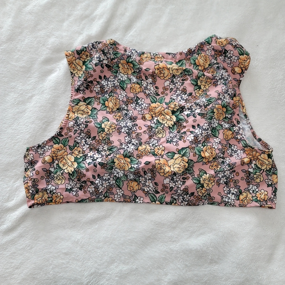 Revolve Superdown Mari Tie Front crop top size Large - Picture 7 of 9